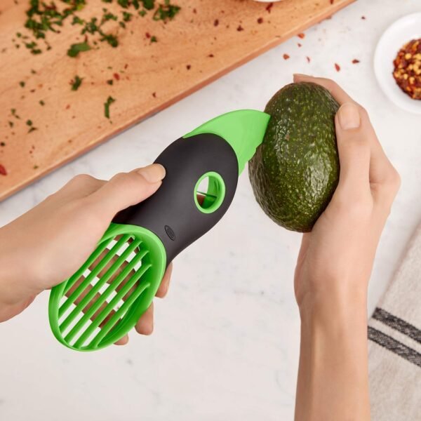 81twPDRKP3L._AC_SL1500_.jpg OXO Good Grips 3-in-1 Avocado Slicer - Green