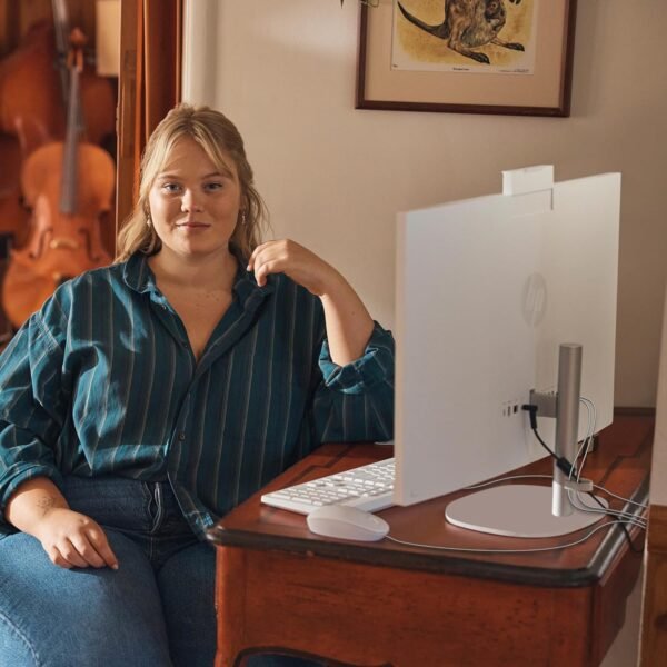 817SrLjWCiL._AC_SL1500_.jpg HP 27 inch All-in-One Desktop PC, FHD Display, AMD Ryzen 7 7730U, 32 GB RAM, 1 TB SSD, AMD Radeon Graphics, Windows 11 Home, 27-cr0012 (2024)